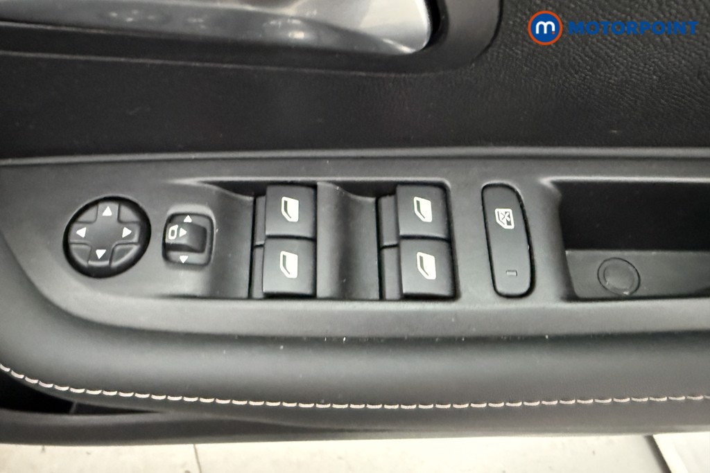Peugeot 208 Allure Manual Petrol Hatchback - Stock Number (1630149) - 15th supplementary image
