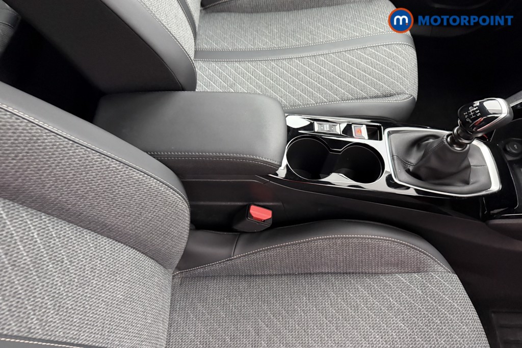 Peugeot 2008 Allure Manual Petrol SUV - Stock Number (1630190) - 12th supplementary image