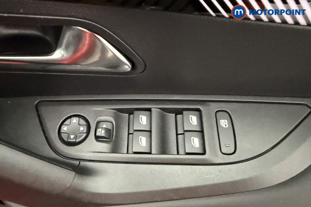 Peugeot 2008 Allure Manual Petrol SUV - Stock Number (1630190) - 15th supplementary image