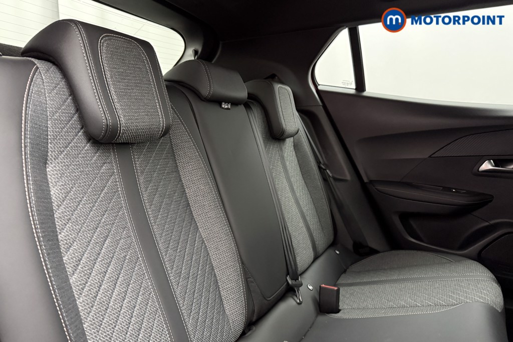 Peugeot 2008 Allure Manual Petrol SUV - Stock Number (1630190) - 18th supplementary image