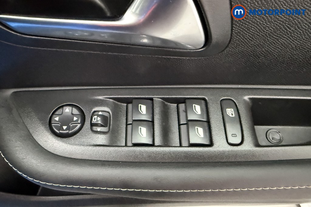 Peugeot 208 Allure Manual Petrol Hatchback - Stock Number (1630251) - 17th supplementary image
