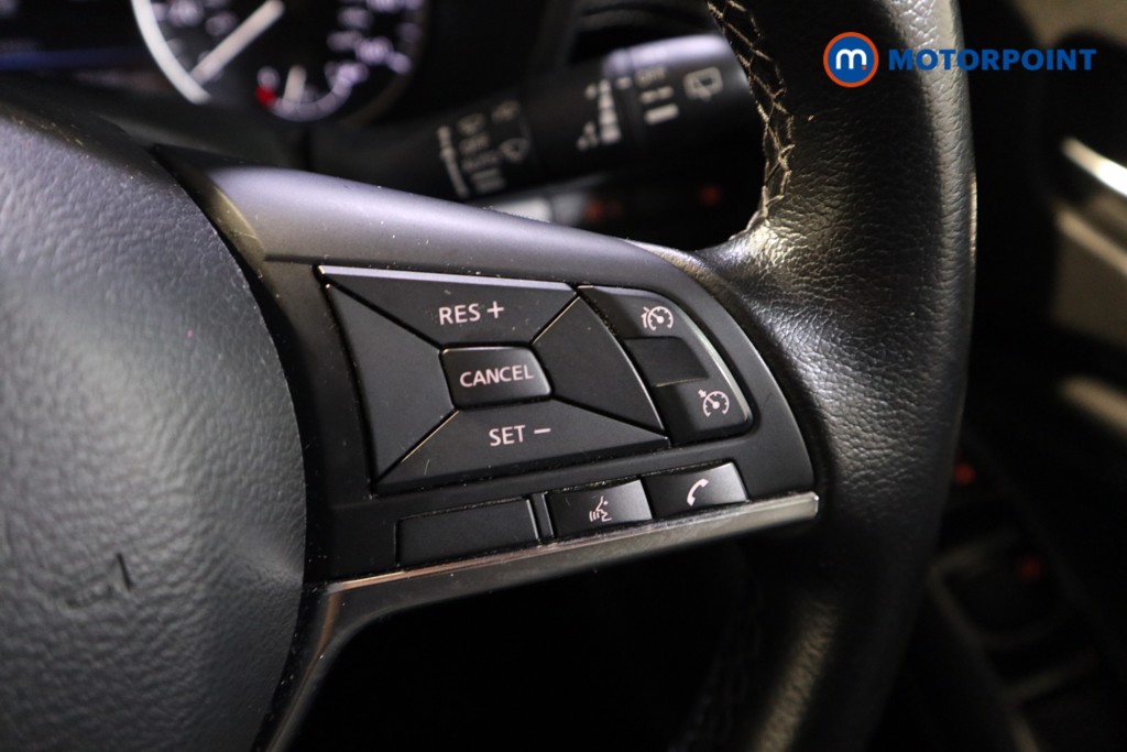 Nissan Juke N-Connecta Manual Petrol SUV - Stock Number (1632316) - 4th supplementary image