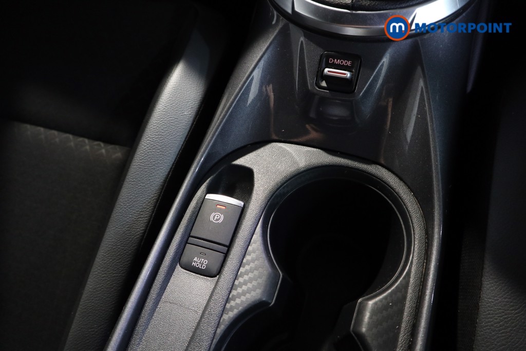 Nissan Juke N-Connecta Manual Petrol SUV - Stock Number (1632316) - 10th supplementary image