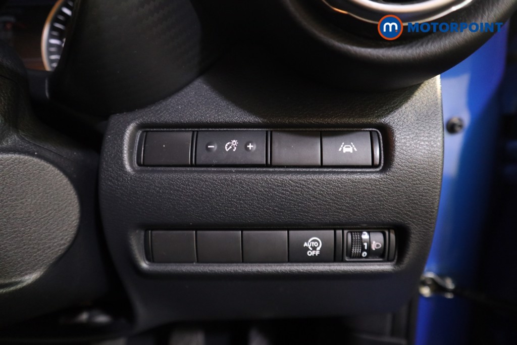 Nissan Juke N-Connecta Manual Petrol SUV - Stock Number (1632316) - 12th supplementary image