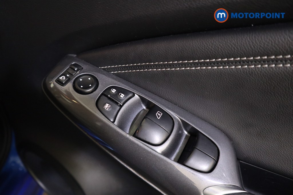 Nissan Juke N-Connecta Manual Petrol SUV - Stock Number (1632316) - 13th supplementary image