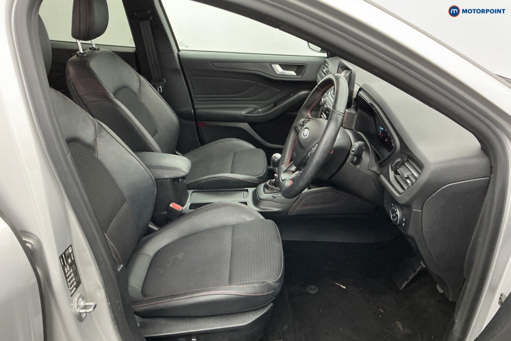 Ford Focus St-Line X Manual Petrol Hatchback - Stock Number (1632694) - 5th supplementary image