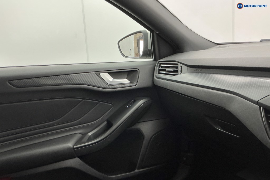 Ford Focus St-Line X Manual Petrol Hatchback - Stock Number (1632694) - 20th supplementary image