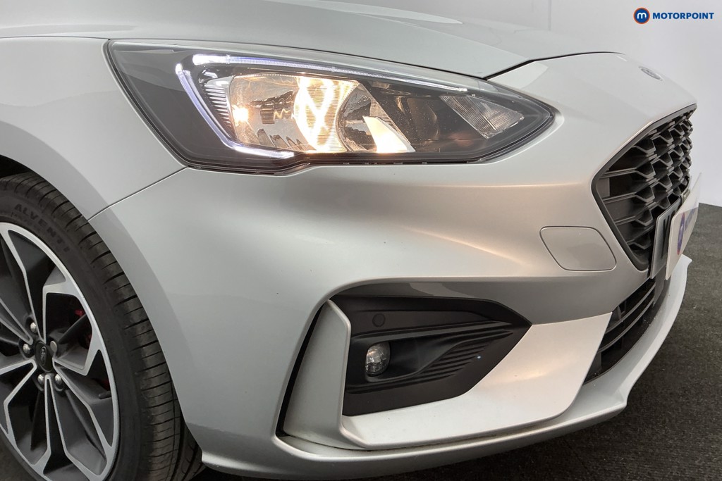 Ford Focus St-Line X Manual Petrol Hatchback - Stock Number (1632694) - 30th supplementary image
