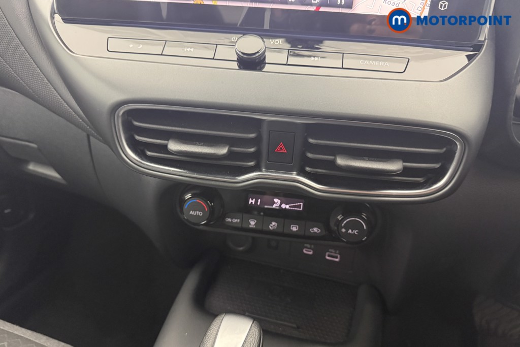 Nissan Juke N-Connecta Automatic Petrol-Electric Hybrid SUV - Stock Number (1633103) - 5th supplementary image