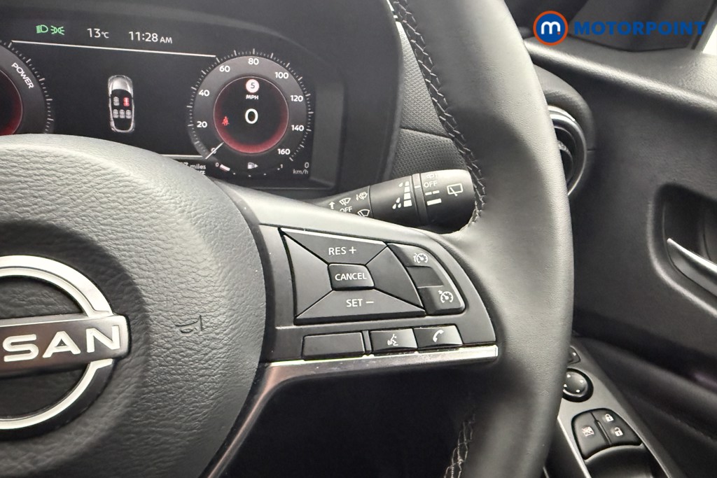 Nissan Juke N-Connecta Automatic Petrol-Electric Hybrid SUV - Stock Number (1633103) - 9th supplementary image