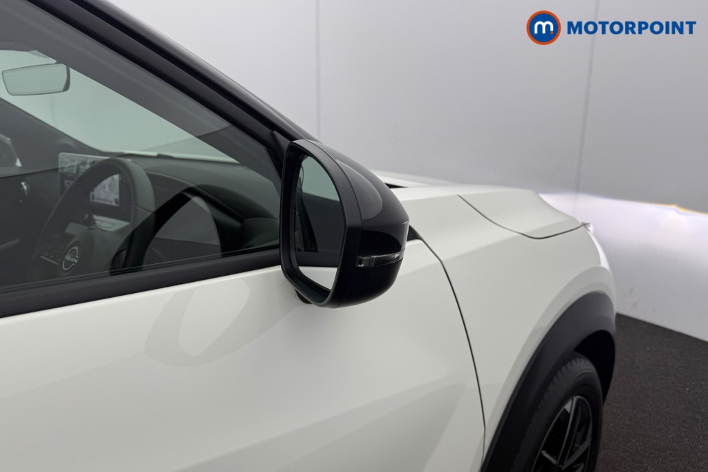 Nissan Juke N-Connecta Automatic Petrol-Electric Hybrid SUV - Stock Number (1633103) - 16th supplementary image