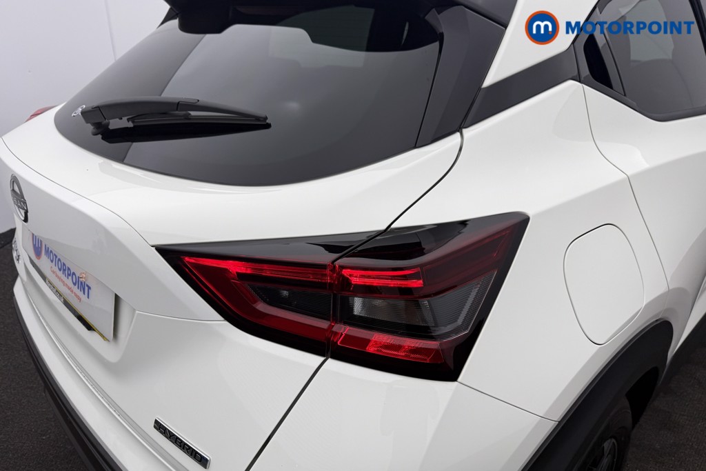 Nissan Juke N-Connecta Automatic Petrol-Electric Hybrid SUV - Stock Number (1633103) - 25th supplementary image