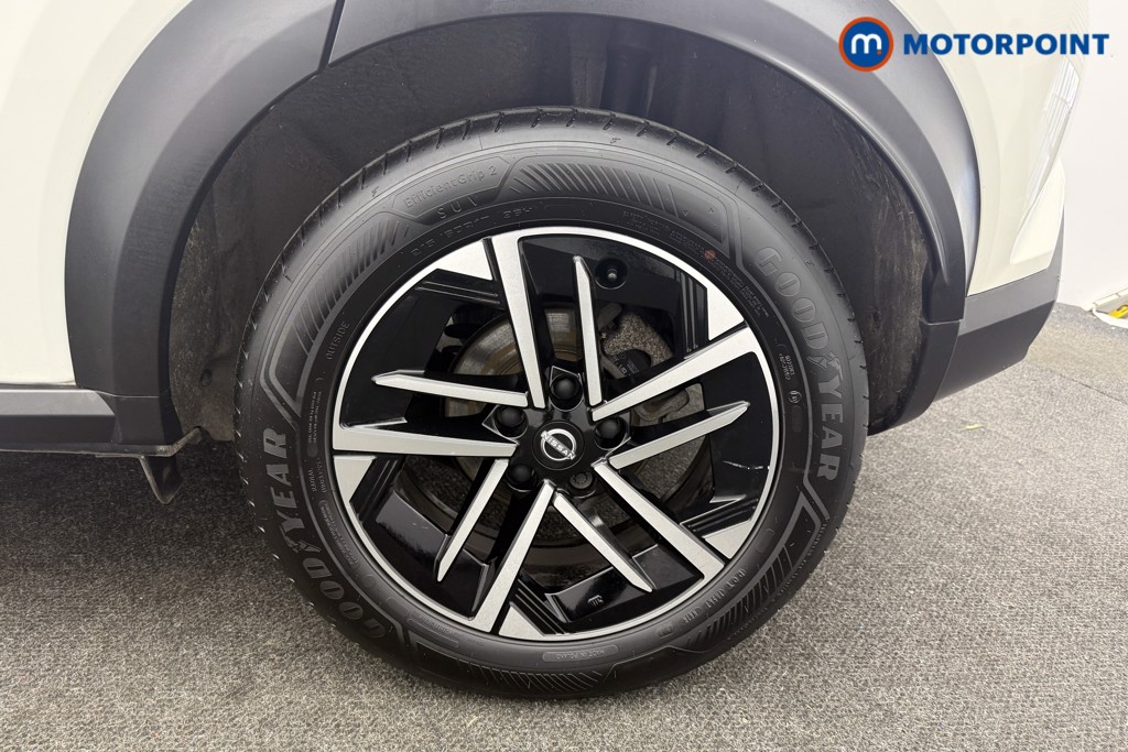 Nissan Juke N-Connecta Automatic Petrol-Electric Hybrid SUV - Stock Number (1633103) - 30th supplementary image