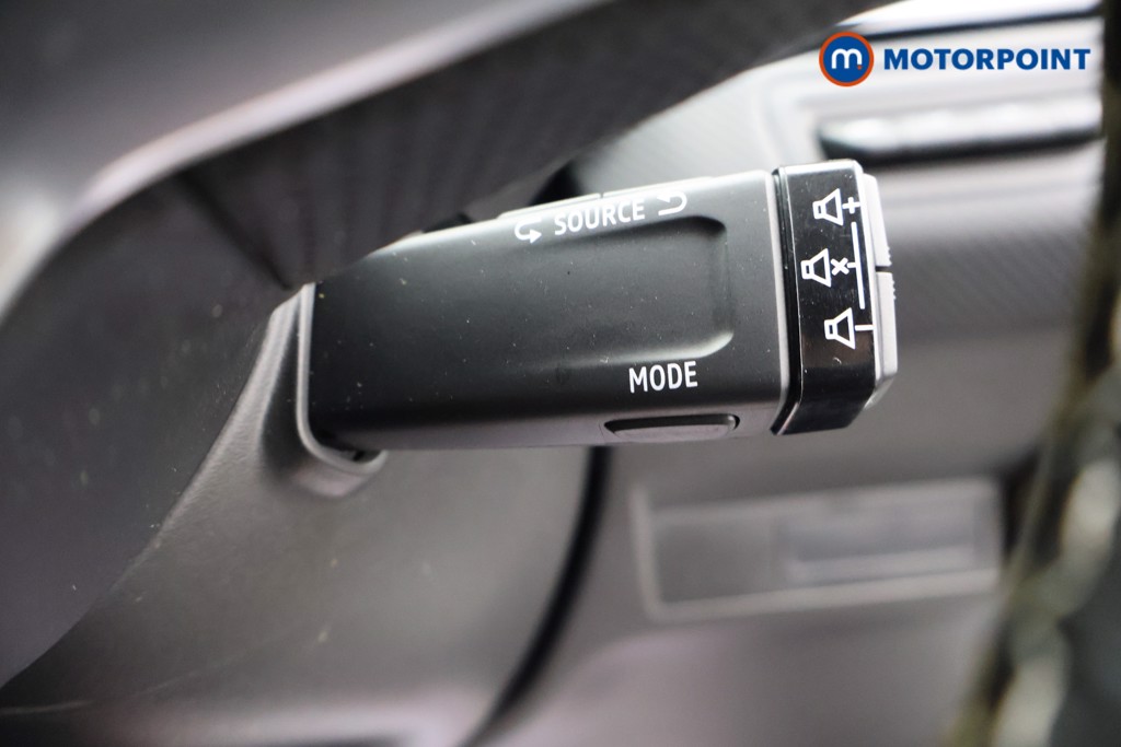 Renault Captur Engineered Automatic Petrol-Electric Hybrid SUV - Stock Number (1633552) - 7th supplementary image