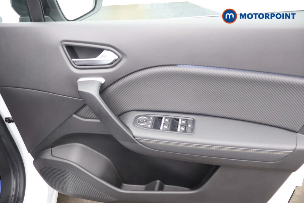 Renault Captur Engineered Automatic Petrol-Electric Hybrid SUV - Stock Number (1633552) - 12th supplementary image