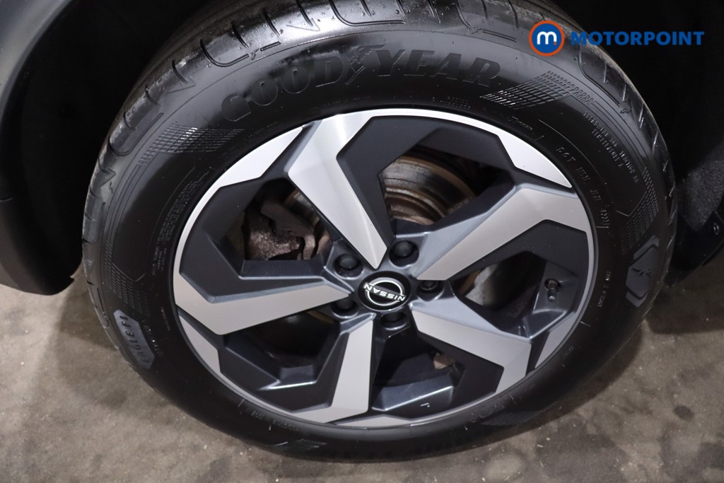 Nissan Qashqai N-Connecta Automatic Petrol-Electric Hybrid SUV - Stock Number (1634201) - 9th supplementary image