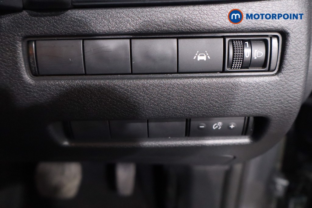 Nissan Qashqai N-Connecta Automatic Petrol-Electric Hybrid SUV - Stock Number (1634201) - 17th supplementary image