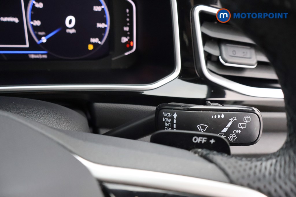 Volkswagen T-Roc R-Line Automatic Petrol SUV - Stock Number (1634445) - 6th supplementary image