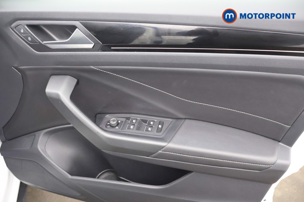 Volkswagen T-Roc R-Line Automatic Petrol SUV - Stock Number (1634445) - 11th supplementary image