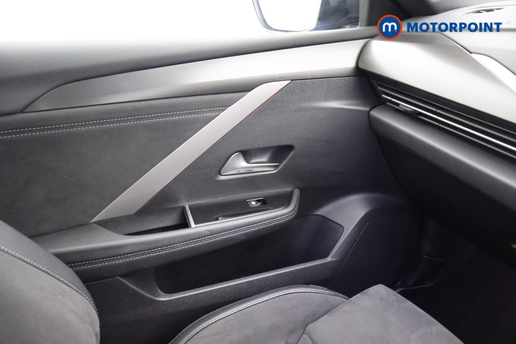 Vauxhall Astra Ultimate Automatic Petrol Hatchback - Stock Number (1635247) - 10th supplementary image