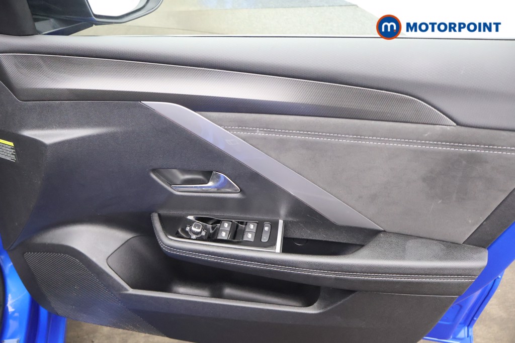 Vauxhall Astra Ultimate Automatic Petrol Hatchback - Stock Number (1635247) - 11th supplementary image