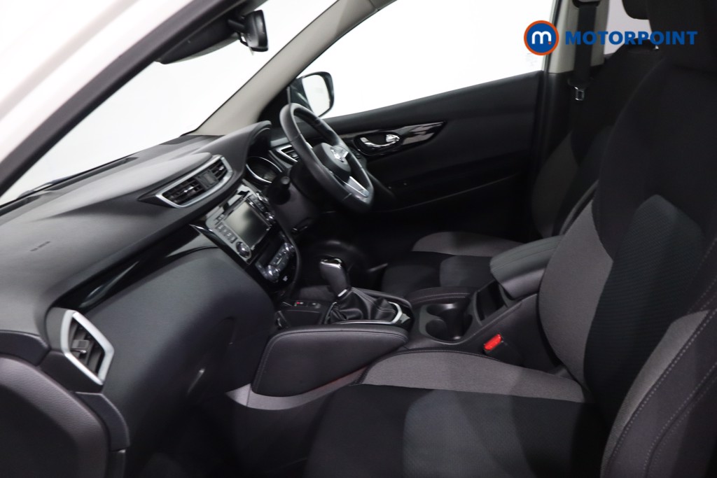 Nissan Qashqai N-Connecta Automatic Petrol SUV - Stock Number (1636012) - 4th supplementary image