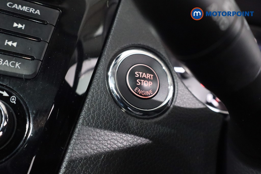 Nissan Qashqai N-Connecta Automatic Petrol SUV - Stock Number (1636012) - 17th supplementary image