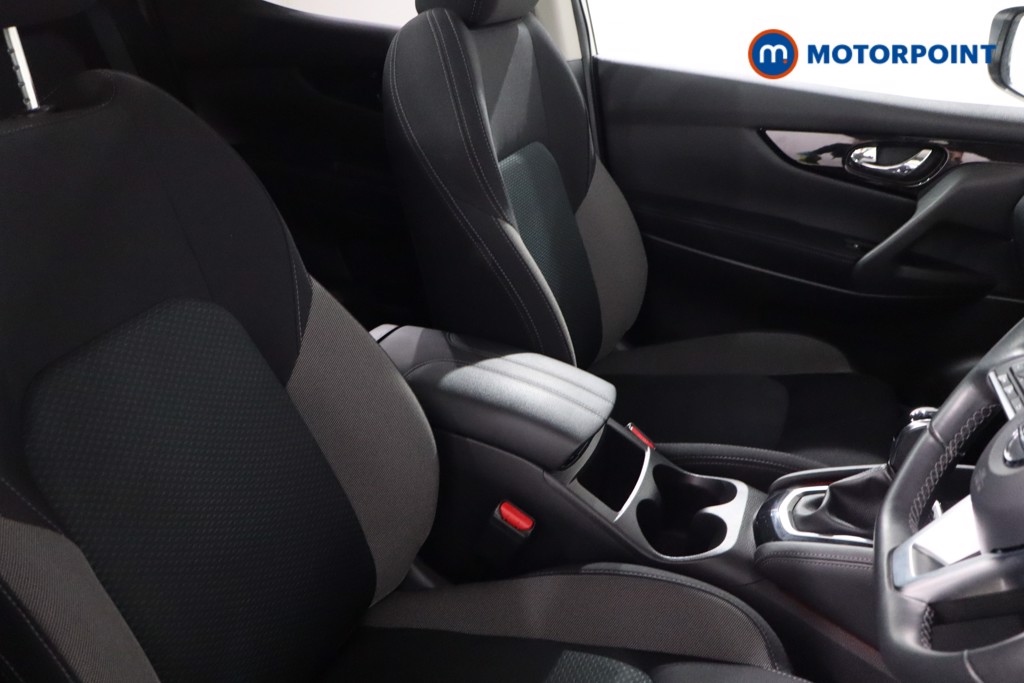 Nissan Qashqai N-Connecta Automatic Petrol SUV - Stock Number (1636012) - 23rd supplementary image