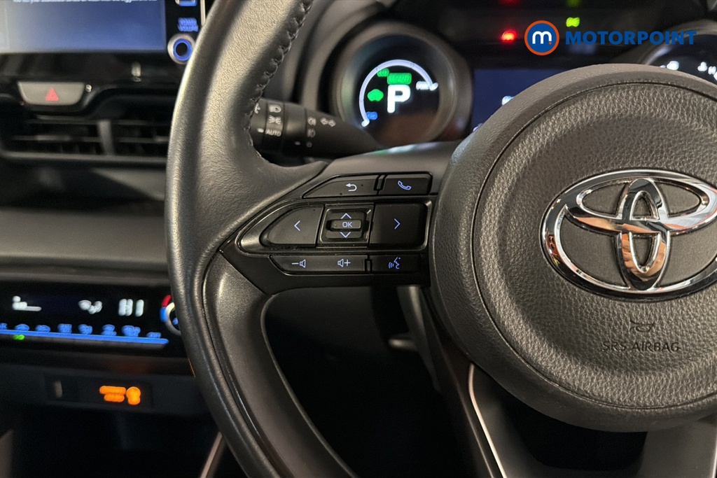 Toyota Yaris Design Automatic Petrol-Electric Hybrid Hatchback - Stock Number (1636284) - 4th supplementary image