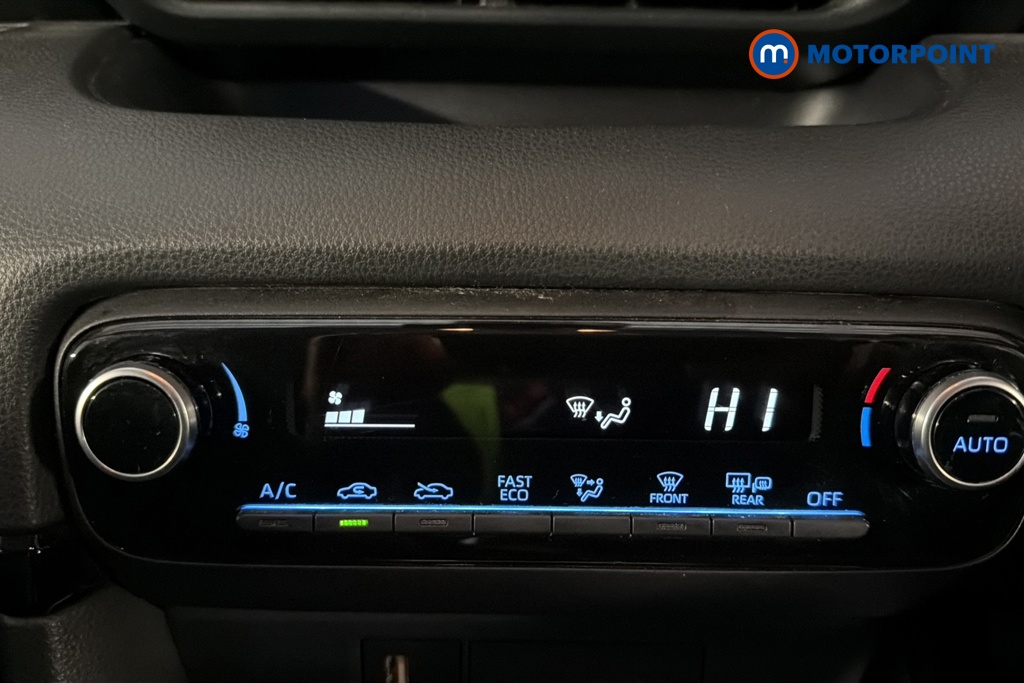 Toyota Yaris Design Automatic Petrol-Electric Hybrid Hatchback - Stock Number (1636284) - 12th supplementary image