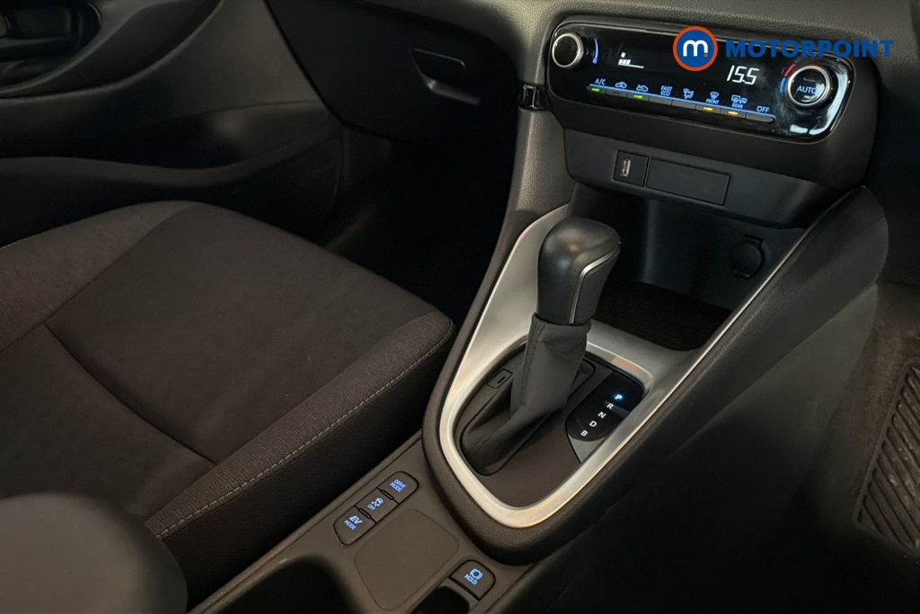 Toyota Yaris Design Automatic Petrol-Electric Hybrid Hatchback - Stock Number (1636284) - 15th supplementary image
