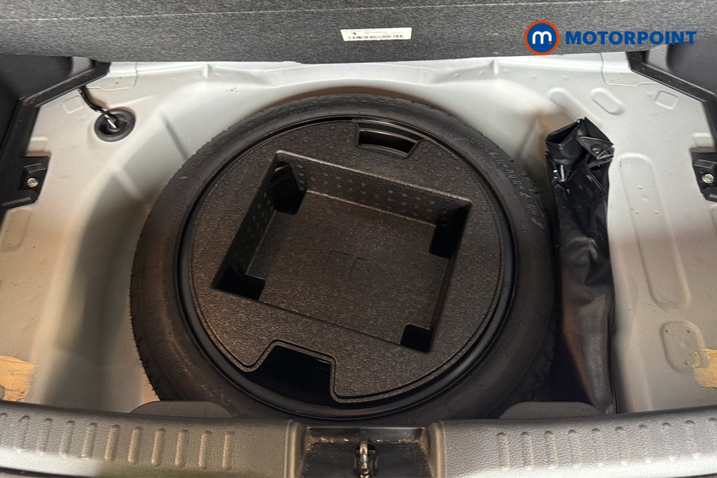 Toyota Yaris Design Automatic Petrol-Electric Hybrid Hatchback - Stock Number (1636284) - 33rd supplementary image