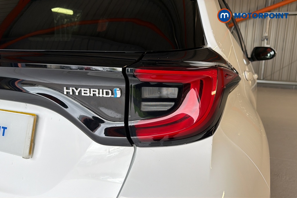 Toyota Yaris Design Automatic Petrol-Electric Hybrid Hatchback - Stock Number (1636284) - 36th supplementary image