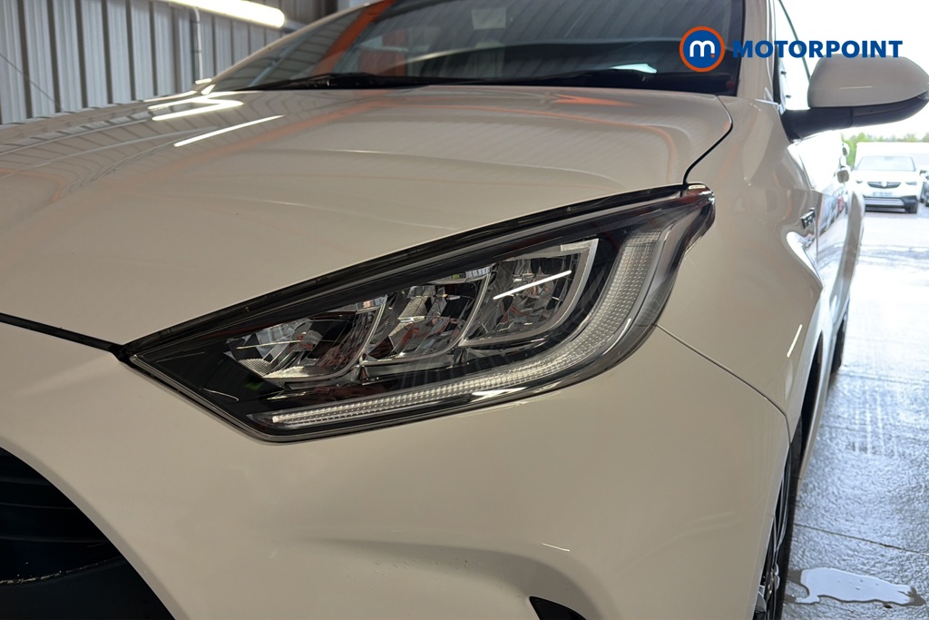 Toyota Yaris Design Automatic Petrol-Electric Hybrid Hatchback - Stock Number (1636284) - 42nd supplementary image