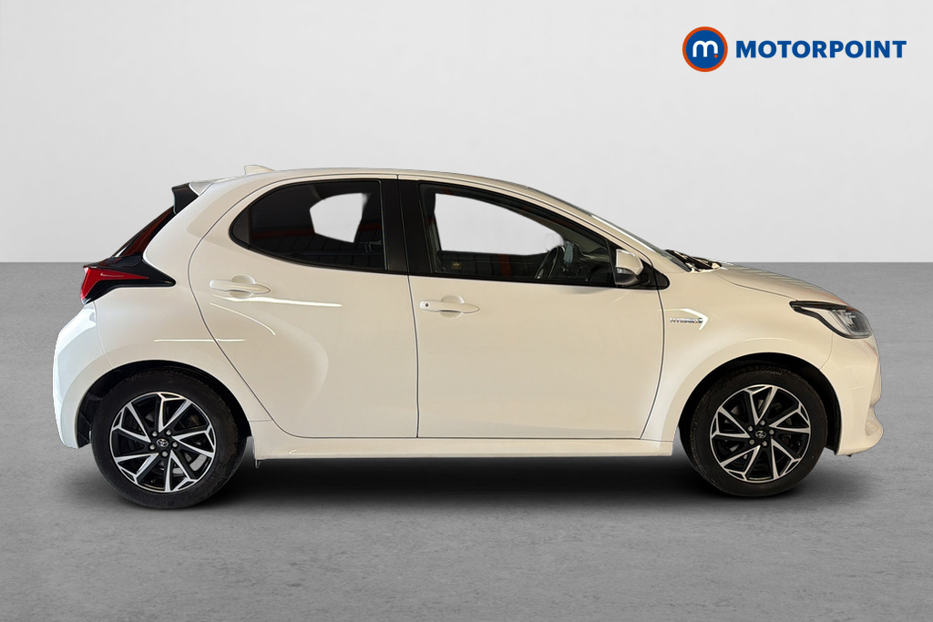 Toyota Yaris Design Automatic Petrol-Electric Hybrid Hatchback - Stock Number (1636284) - Passenger side