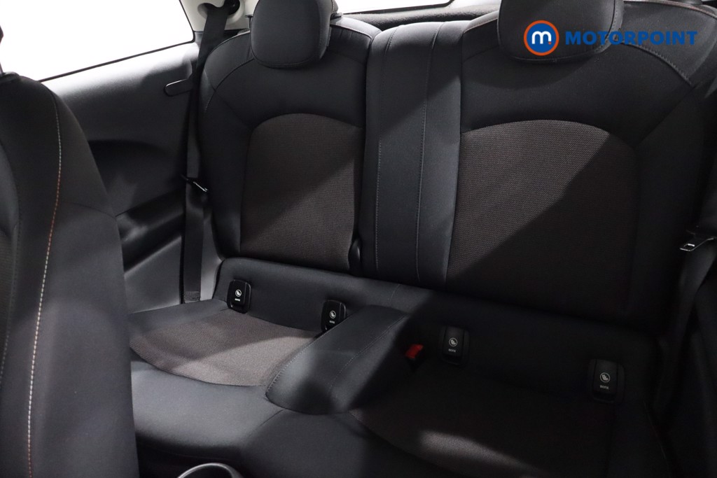 Mini Hatchback Cooper Classic Manual Petrol Hatchback - Stock Number (1636299) - 5th supplementary image