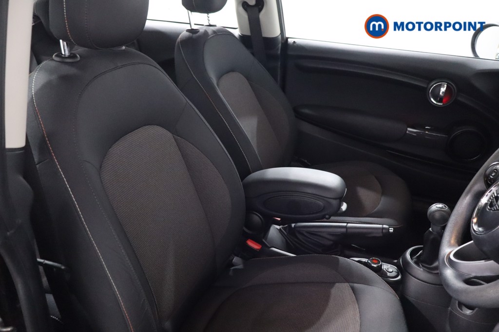 Mini Hatchback Cooper Classic Manual Petrol Hatchback - Stock Number (1636299) - 22nd supplementary image