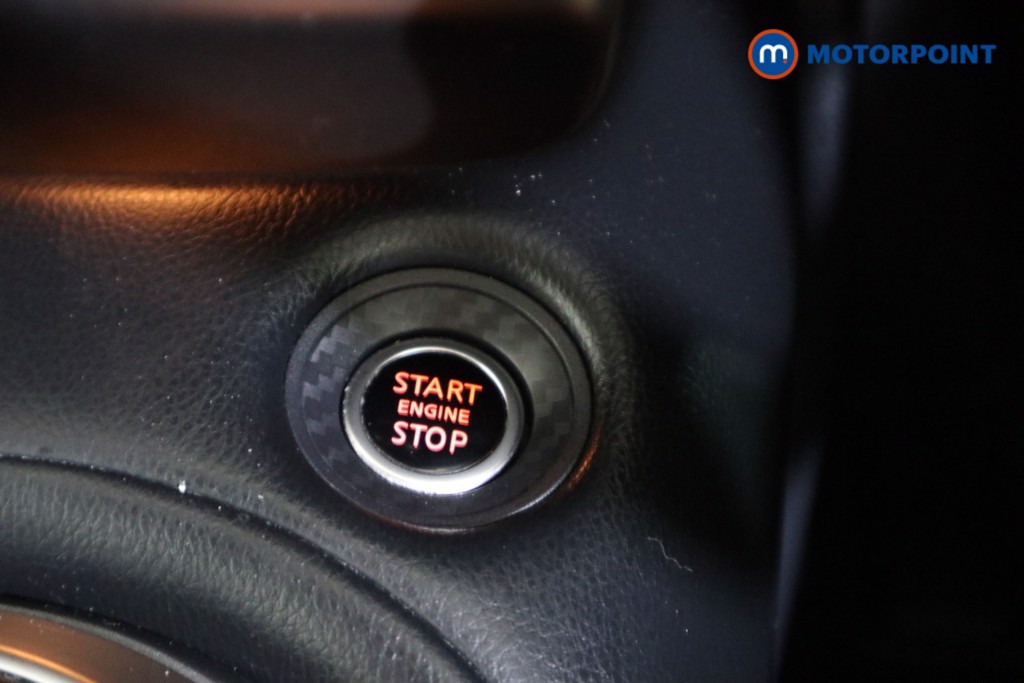 Nissan Juke N-Connecta Manual Petrol SUV - Stock Number (1622863) - 9th supplementary image