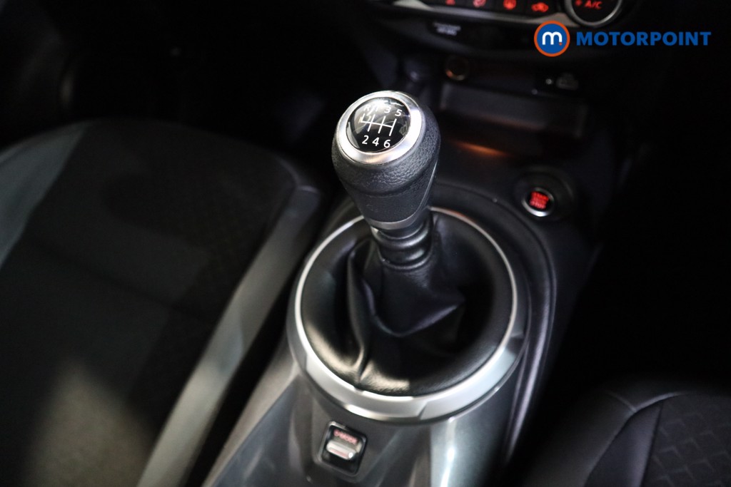 Nissan Juke N-Connecta Manual Petrol SUV - Stock Number (1622863) - 10th supplementary image