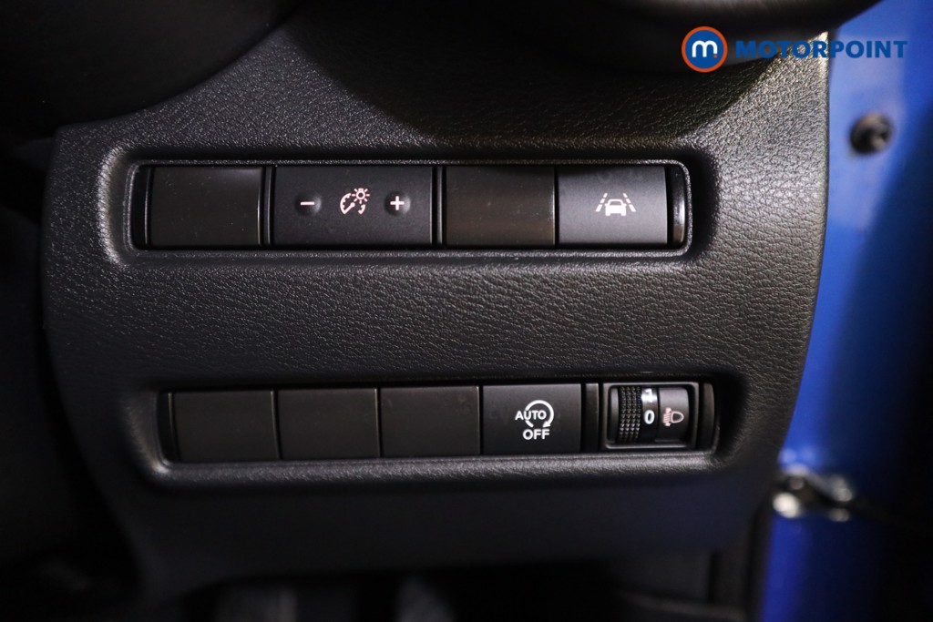 Nissan Juke N-Connecta Manual Petrol SUV - Stock Number (1622863) - 13th supplementary image