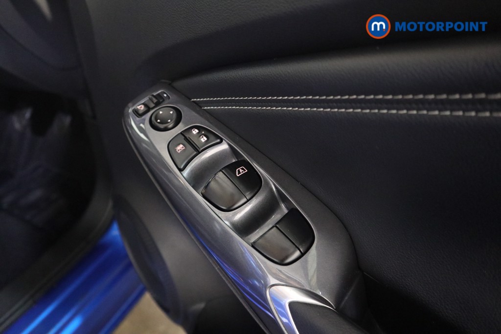 Nissan Juke N-Connecta Manual Petrol SUV - Stock Number (1622863) - 14th supplementary image
