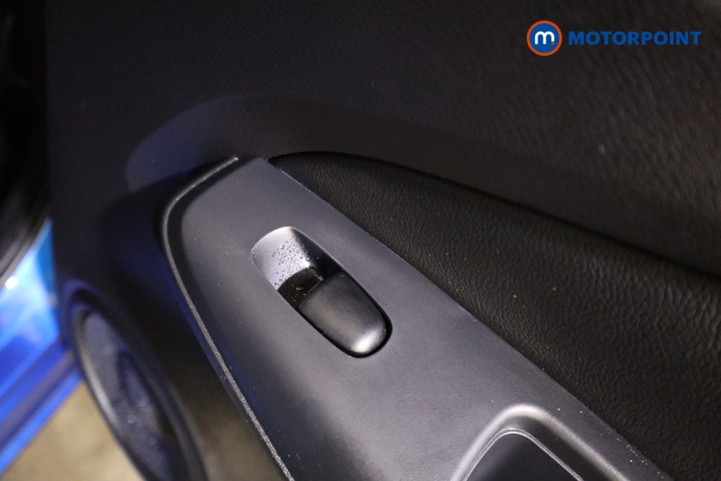 Nissan Juke N-Connecta Manual Petrol SUV - Stock Number (1622863) - 19th supplementary image