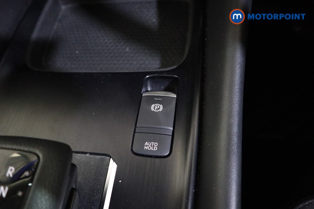 Nissan Qashqai N-Connecta Automatic Petrol SUV - Stock Number (1628538) - 9th supplementary image