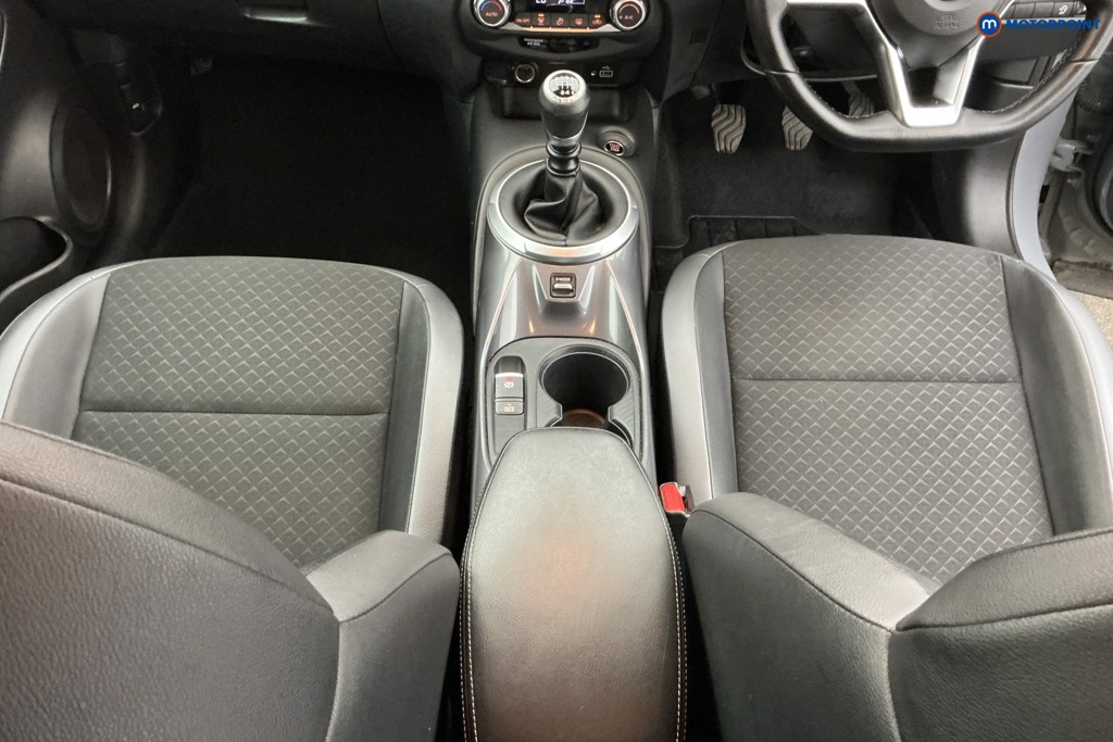 Nissan Juke N-Connecta Manual Petrol SUV - Stock Number (1634579) - 10th supplementary image