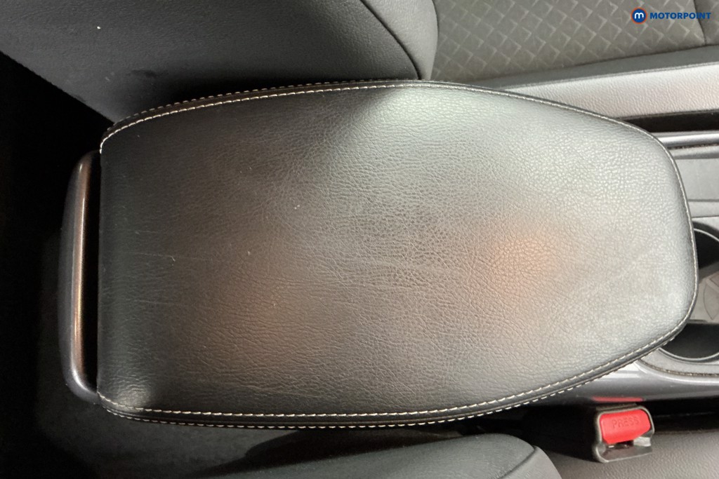 Nissan Juke N-Connecta Manual Petrol SUV - Stock Number (1634579) - 14th supplementary image