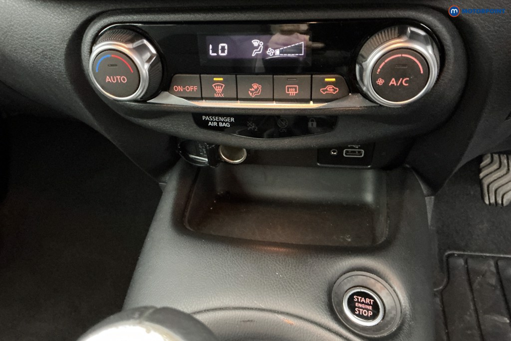Nissan Juke N-Connecta Manual Petrol SUV - Stock Number (1634579) - 17th supplementary image