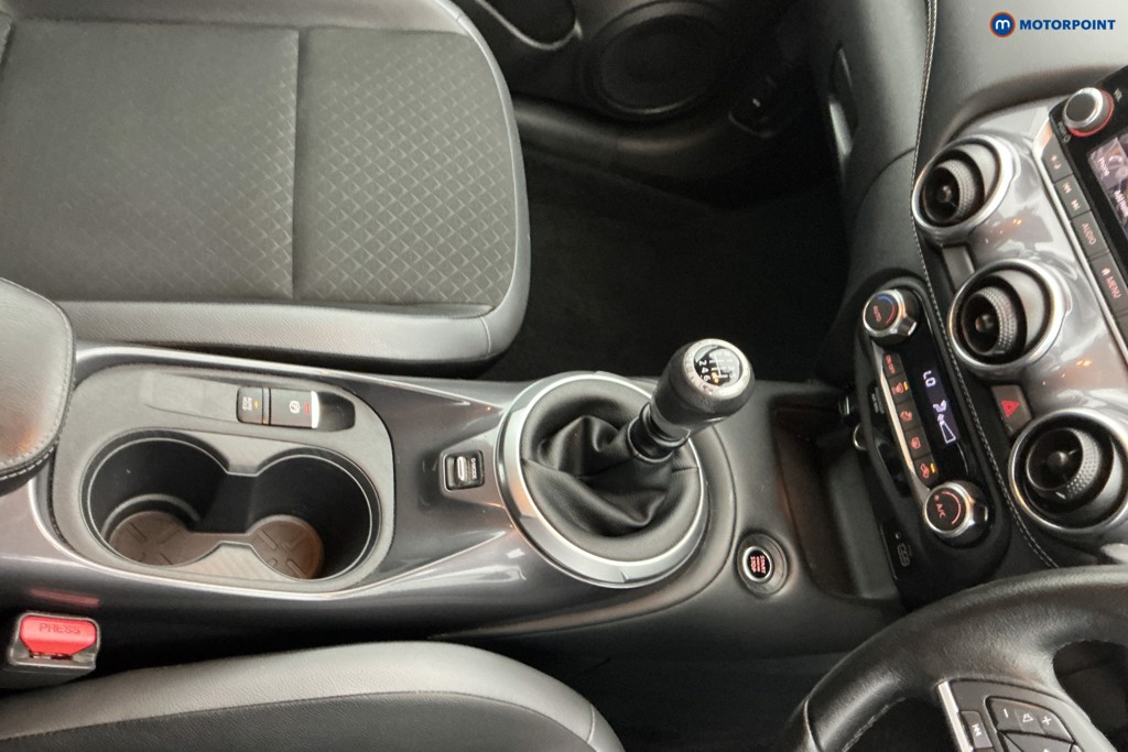 Nissan Juke N-Connecta Manual Petrol SUV - Stock Number (1634579) - 19th supplementary image