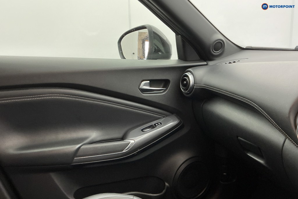 Nissan Juke N-Connecta Manual Petrol SUV - Stock Number (1634579) - 20th supplementary image
