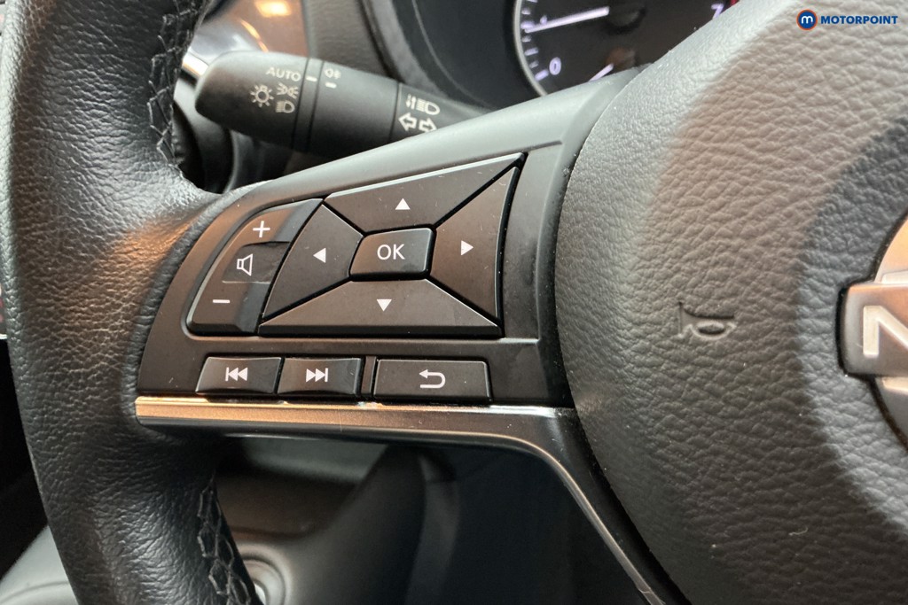 Nissan Juke N-Connecta Manual Petrol SUV - Stock Number (1634579) - 21st supplementary image