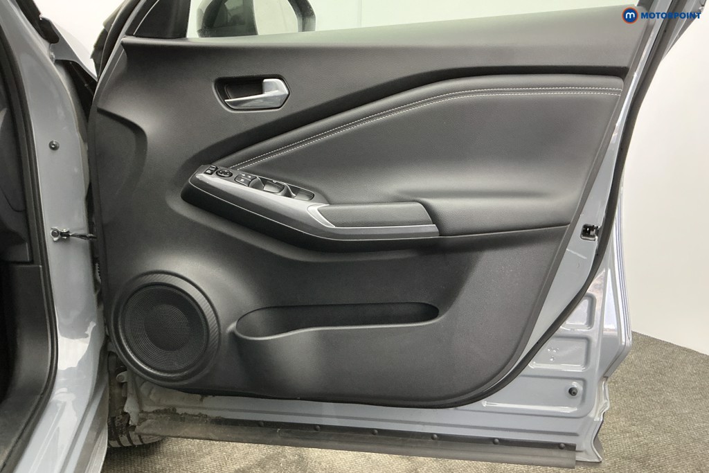 Nissan Juke N-Connecta Manual Petrol SUV - Stock Number (1634579) - 24th supplementary image